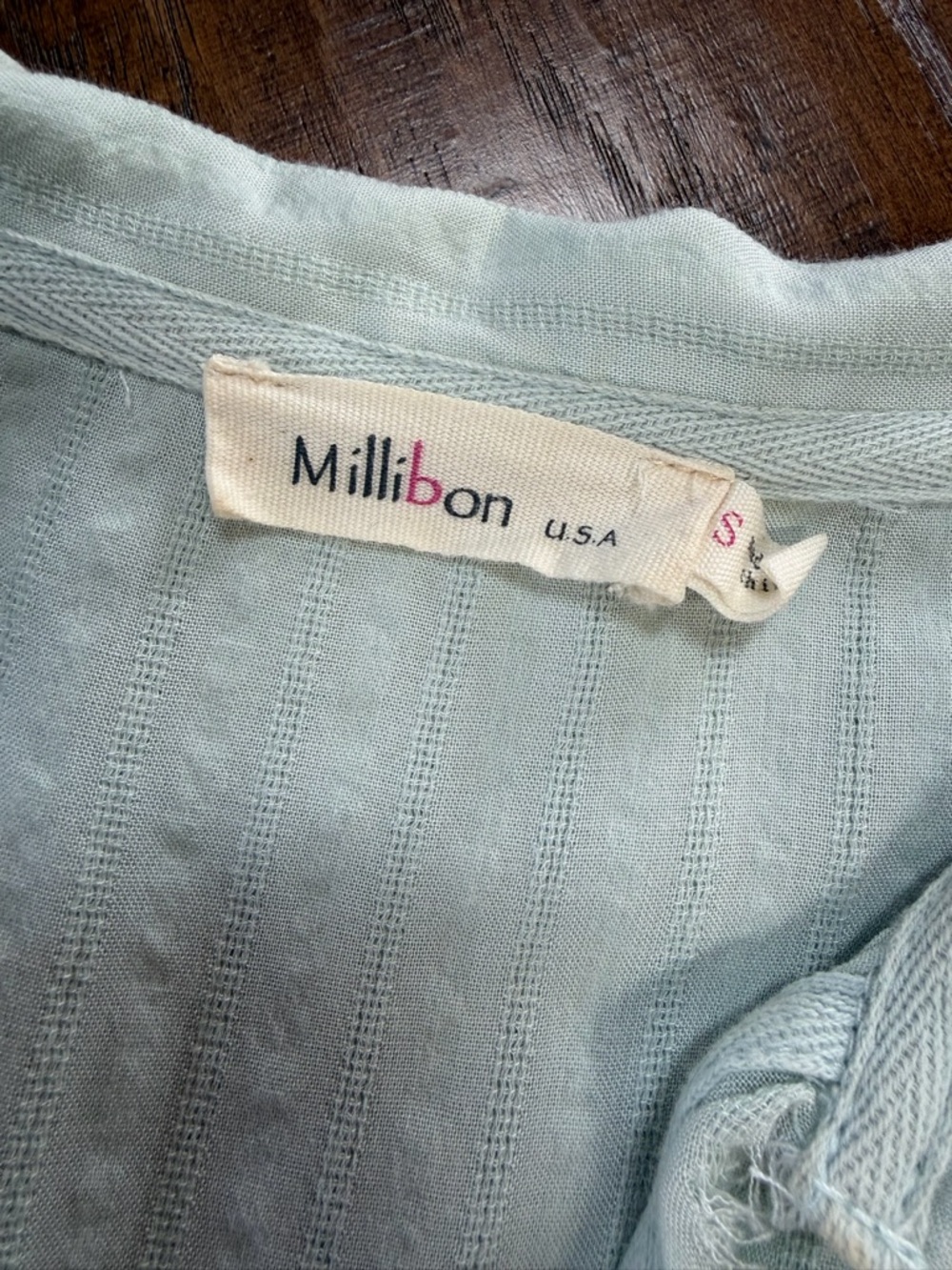 Millibon Mint Textured Flowy V-Neck Blouse - Picture 4 of 5